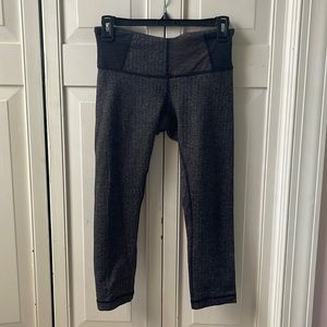 Lululemon low waisted gray/black leggings size 4